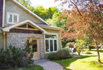 Townhouse in Tremblant has Balcony rooms