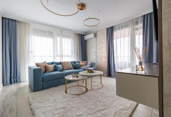 Arad Residence - Delux Blue Apartment has Balcony rooms