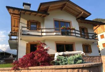 Casa Lucia has Balcony rooms