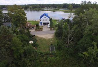 Campau Lake sunspot baby 4 story hot tub spa pool kayak volleyball has Balcony rooms