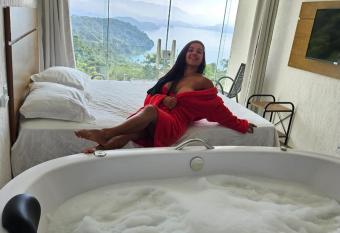 Alto da Piraquara Flat has Balcony rooms