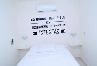 Excelente departamento cerca del consulado 24 , DOS camas allows 18 year olds to book a room