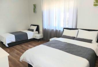 Secret Garden Guest House 02 has Balcony rooms