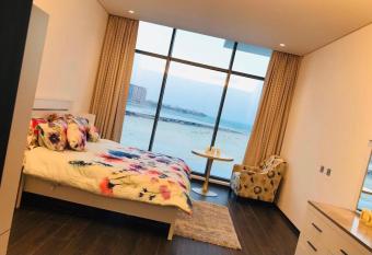 Luxury seaview flat at Bahrain Harbour has Balcony rooms