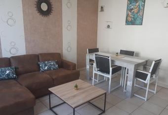 appartement Plain Pied proche centre ville has Balcony rooms