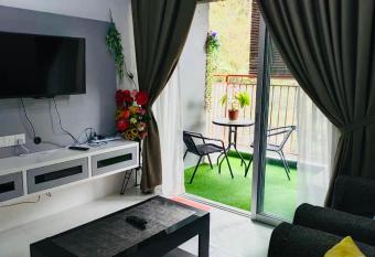 SA @ Cameron Emerald Avenue has Balcony rooms