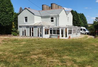 Station House allows 18 year olds to book a room