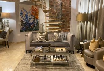 Penthouse Park View has Balcony rooms