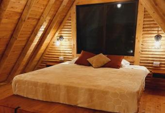 Espectacular Caba  a de lujo en Santa Elena has rooms with a private hot tub