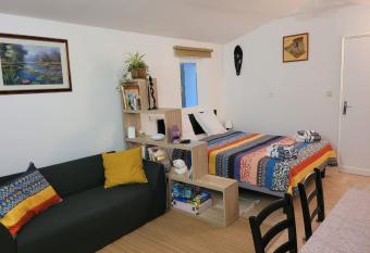 Domaine de La Mayonnette has Balcony rooms