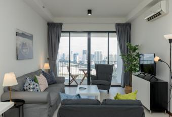 Landmark by Katana Penang, by HOMEY has Balcony rooms