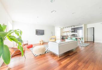 Best of South Beach 3bd2ba Walk 2 Everything allows 18 year olds to book a room