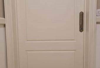 Deluxe Apartment in excellent location has rooms with a private hot tub