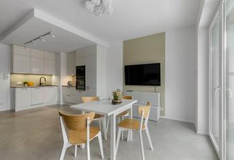 GoldAparts Manufaktura Premium has Balcony rooms