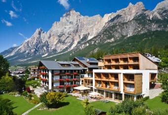 Parkhotel Ladinia has Balcony rooms