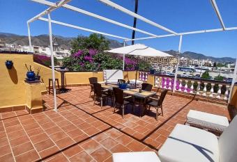 Casa bueno has Balcony rooms