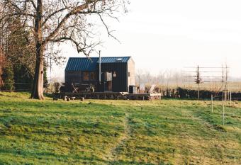 Tiny House Au Coeur de la Campagne Wallonne has Balcony rooms