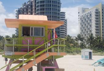 Miami Beach UK hostel has Balcony rooms