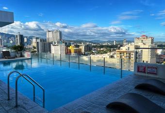 Cozy Studio, super fast internet, workspace and washer has Balcony rooms