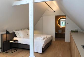 Het Wagenhuis has Balcony rooms