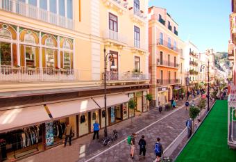 Casa Sorrentina has Balcony rooms
