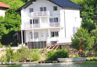 Villa Pliva Lake 2 has Balcony rooms