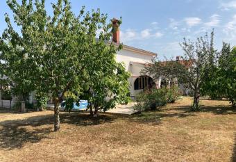 Casa   Nova 5 slaapkamer villa op 2 km van de kust has Balcony rooms