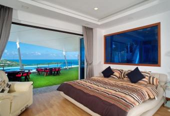 AMAZING VILLA with Cinema Bowling BigPool and 2Maids has Balcony rooms