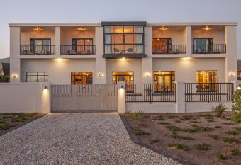 Glow Boutique Suites has Balcony rooms