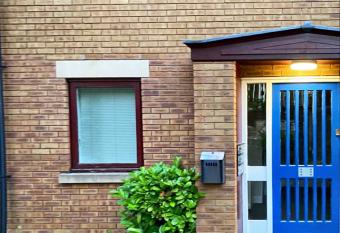 Paradise Luxury Apartment allows 18 year olds to book a room