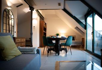 Fabulos   tico con vistas al Monasterio has Balcony rooms