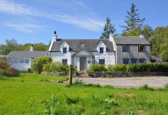 Old Kyle Farm has Balcony rooms