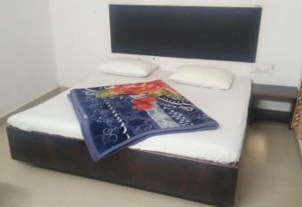 Hotel Sunny International By WB Inn allows 18 year olds to book a room