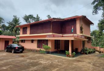 Was Horoor Estate allows 18 year olds to book a room