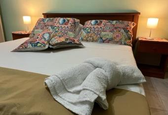 Holiday Gole Alcantara Graniti Room allows 18 year olds to book a room