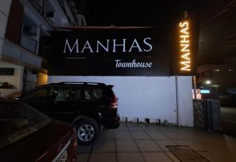 Manhas Townhose has Balcony rooms