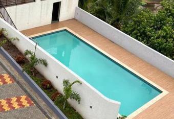 1 Bedroom Home allows 18 year olds to book a room