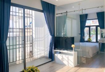 POOL Seaview 3B Apartment - BATHTUB -BALCONY has rooms with a private hot tub