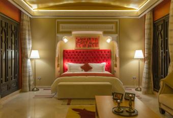 the bird has rooms with a private hot tub