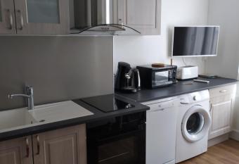 Les marmottes du Sancy allows 18 year olds to book a room