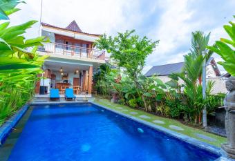 Kubu D Carik Villa & Bungalow by ecommerceloka allows 18 year olds to book a room