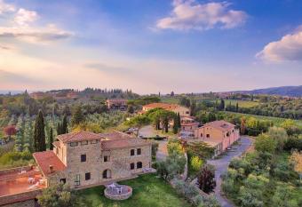 La Loggia - Villa Gloria -Adults Only allows 18 year olds to book a room