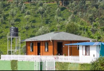 Vicky s Woodhouse - Private Cottage has Balcony rooms