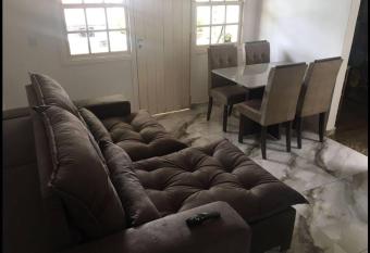 Apartamento Cabo Frio Aconchegante Praia do Forte Shopping Park Lagos has Balcony rooms