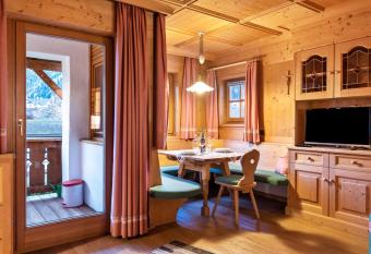 Cesa Valeria App Monika has Balcony rooms