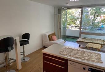 Nettes zentrales 1 Zimmer-Appartement has Balcony rooms