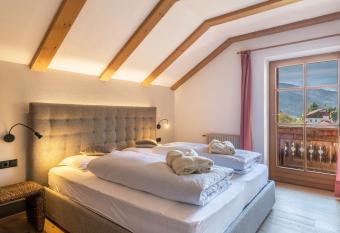 H  uslerhof App Tilia has Balcony rooms