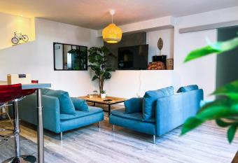 Le Chez-Chelles #DS allows 18 year olds to book a room