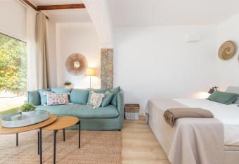 Bacom House has Balcony rooms