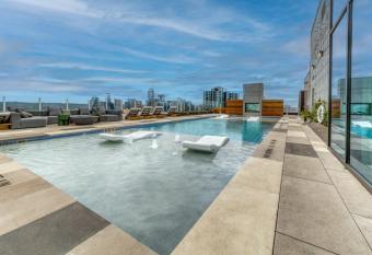 Laguna at Natiivo Luxury Downtown Condo With Views allows 18 year olds to book a room